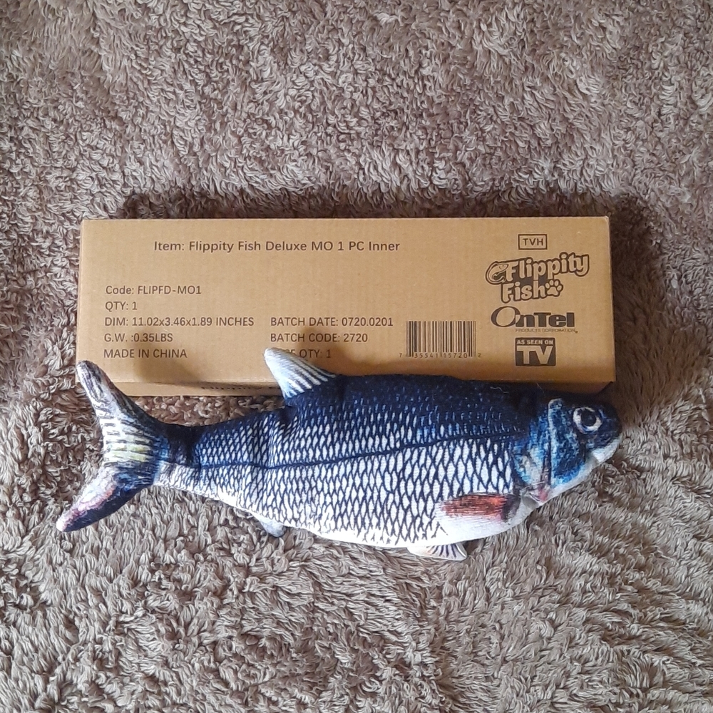 Flippity Fish Cat Toy